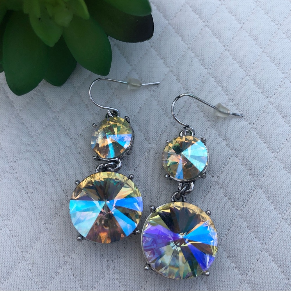 Beautiful drop lightweight earrings with big sparkle ✨ - Picture 7 of 14